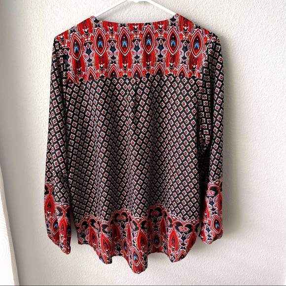 Beautiful Long Sleeve Blouse - Picture 3 of 8